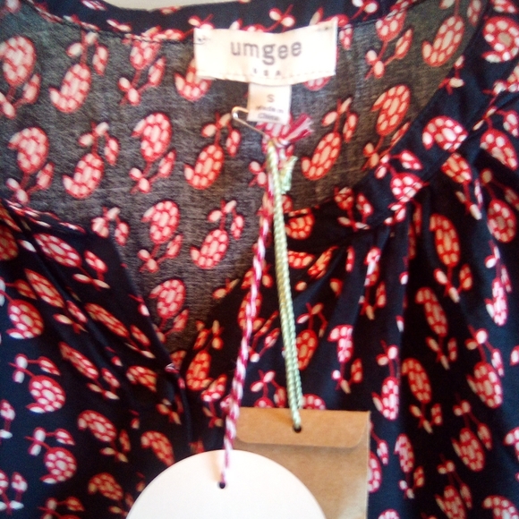 Cute dressy top from Umgee - Picture 3 of 4